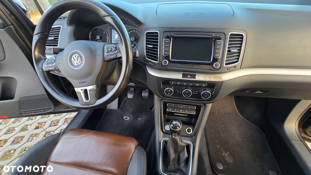 Volkswagen Sharan 2.0 TDI 4Motion BlueMotion Technology Highline - 21