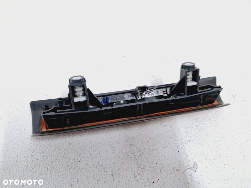 opel corsa e trzecie 3 światło stopu 510511640 - 2