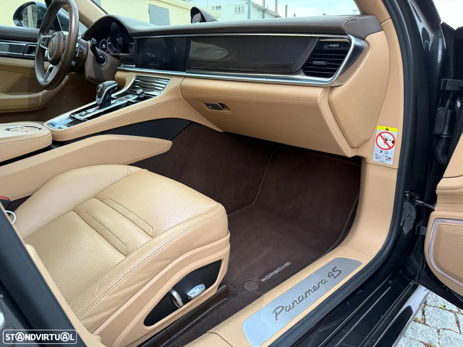 Porsche Panamera 4 S - 40