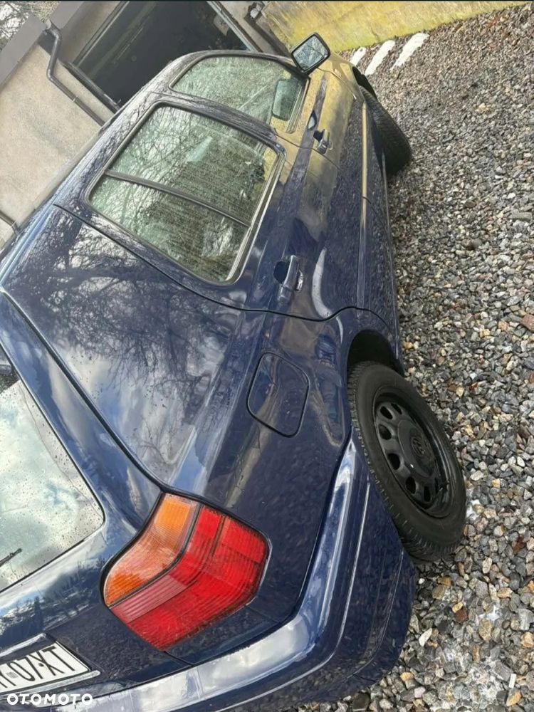 Volkswagen Golf 1.6 CL - 7