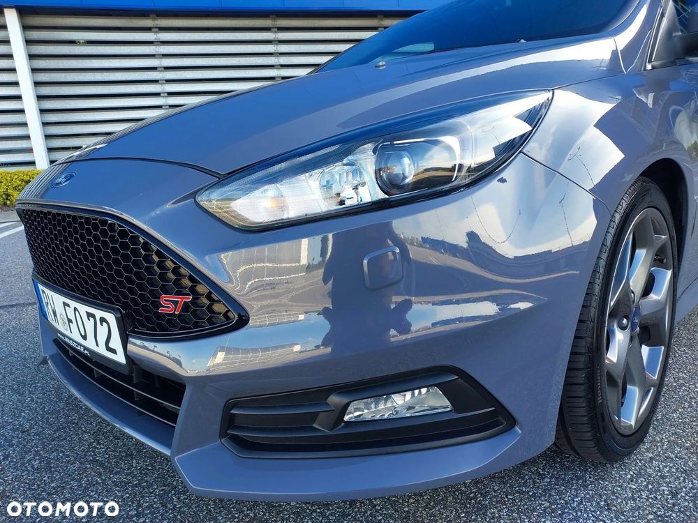 Ford Focus 2.0 TDCi ST - 13