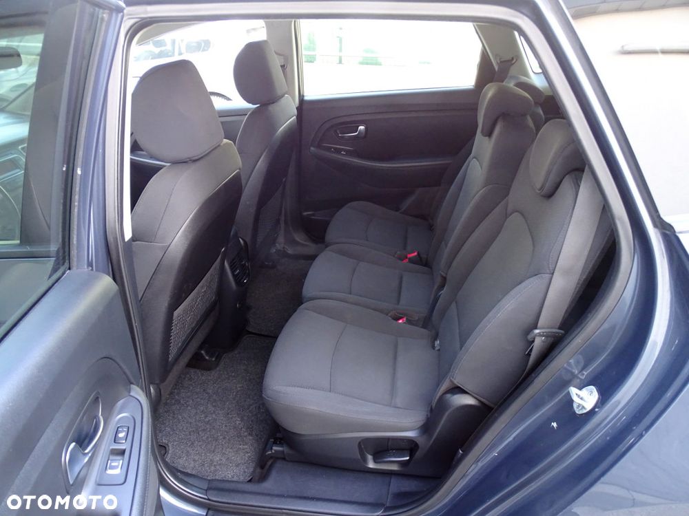 Kia Carens 1.7 CRDi M 7os EU6 - 13