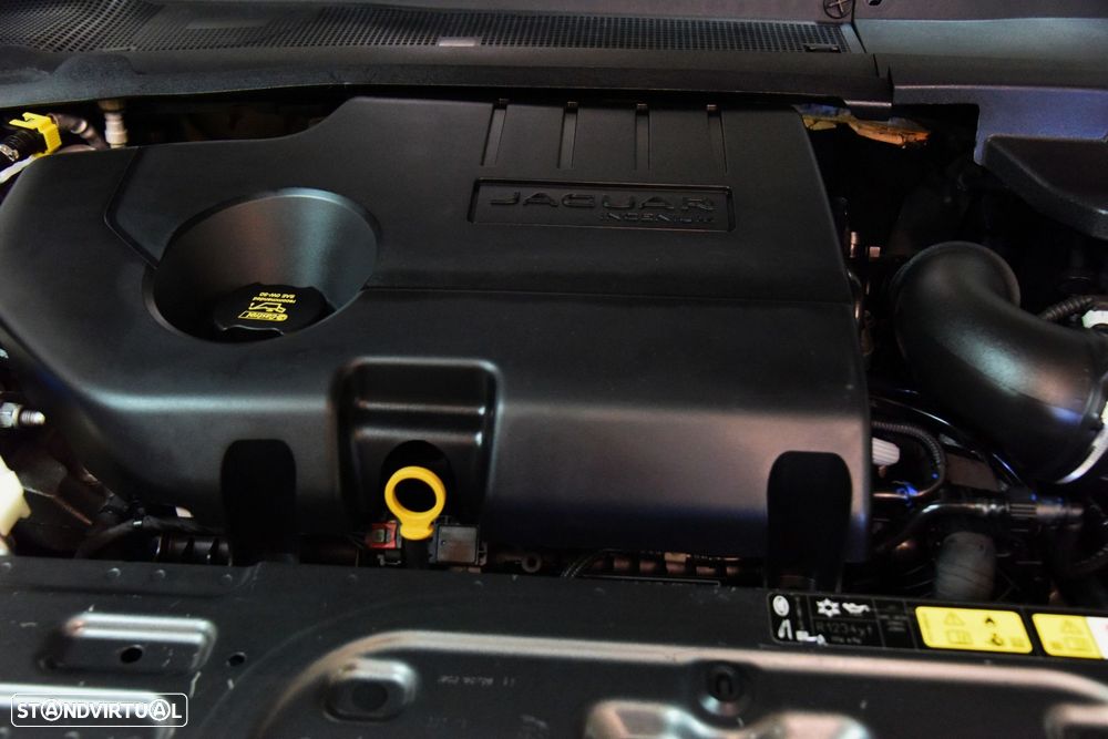 Jaguar E-Pace 2.0 i4D - 11