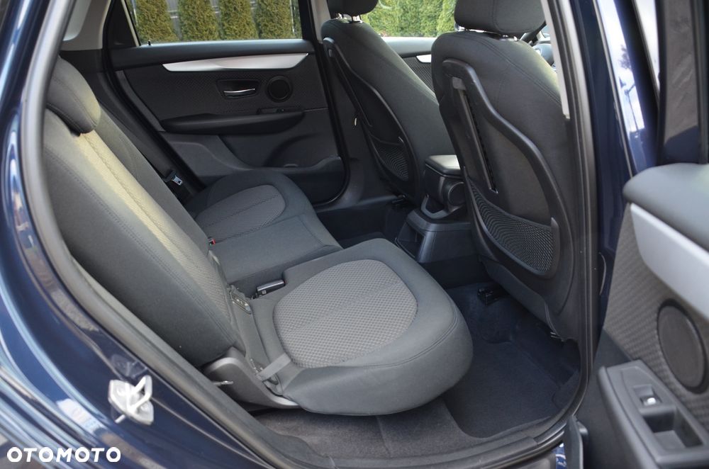 BMW Seria 2 218d - 3