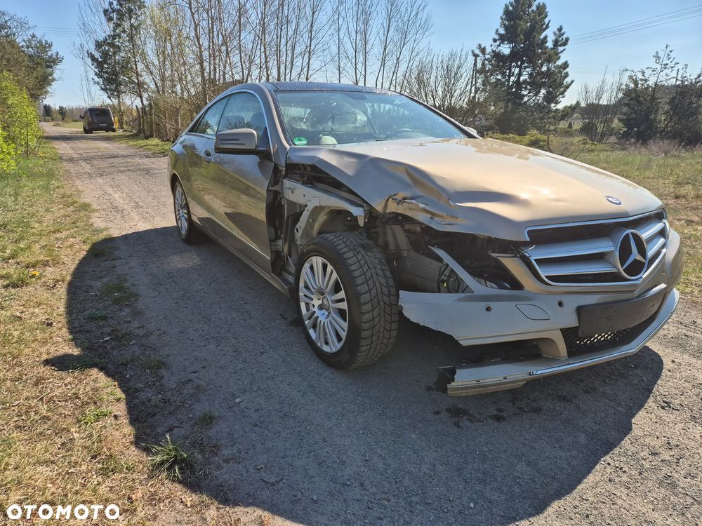 Mercedes-Benz Klasa E 250 CGI BlueEFFICIENCY Automatik Avantgarde - 6