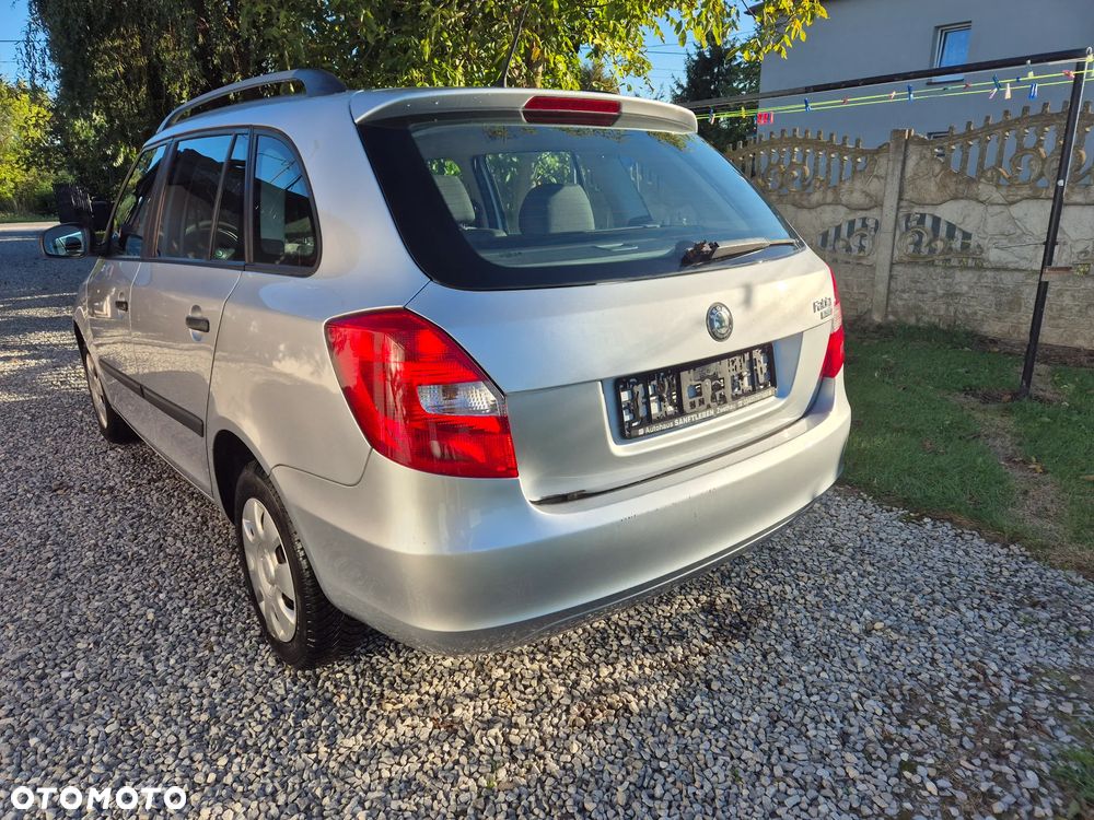 Skoda Fabia 1.2 HTP Combi Classic - 10