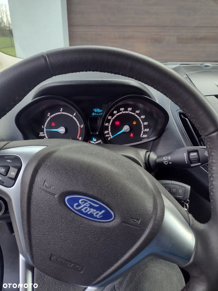 Ford Transit Courier - 13