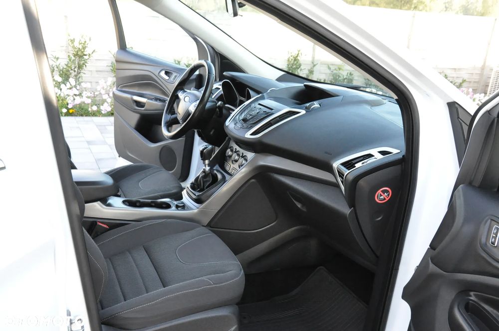Ford Kuga - 30
