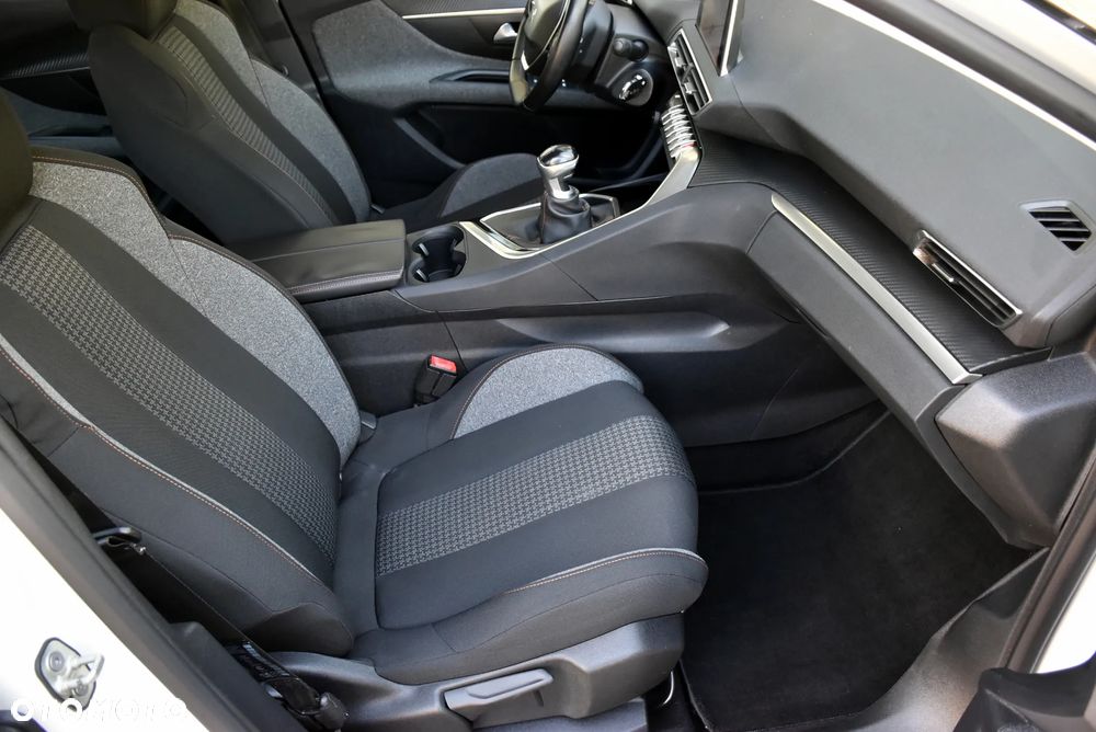 Peugeot 3008 - 22