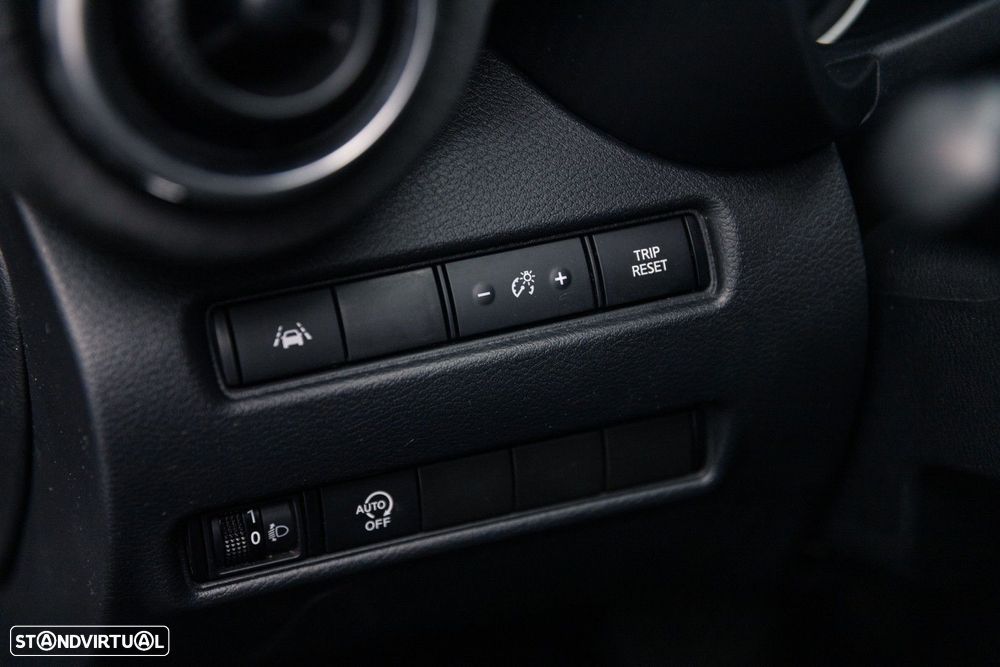 Nissan Juke 1.0 DIG-T N-Design Black DCT - 25