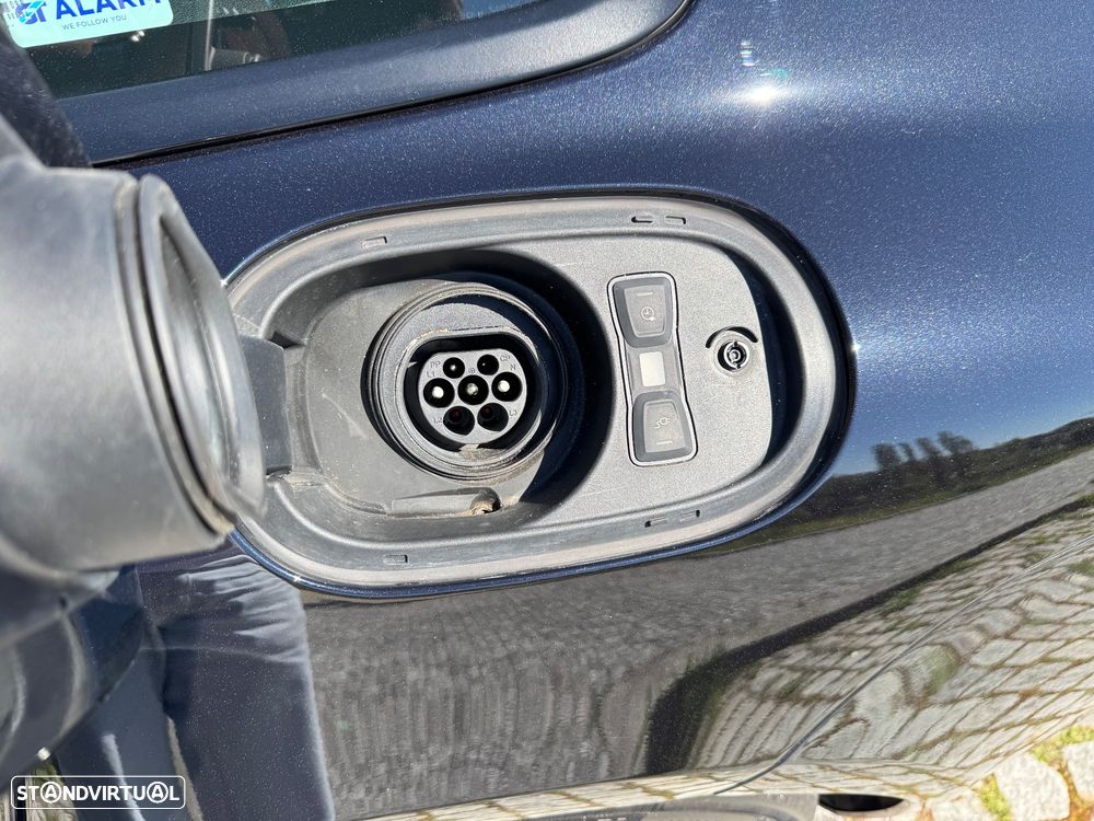 Porsche Panamera 4 E-Hybrid - 26