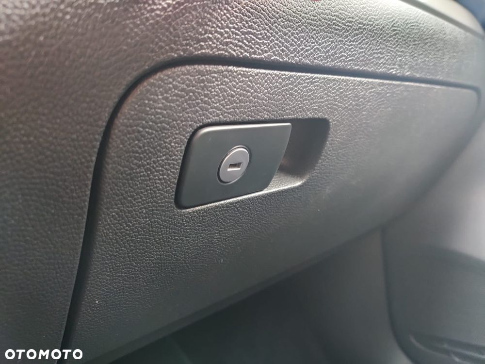 Volkswagen Golf 2.0 TDI DPF Comfortline - 15