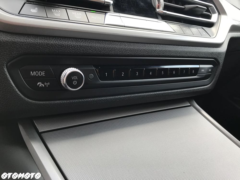 BMW Seria 3 320i xDrive Sport Line sport - 34