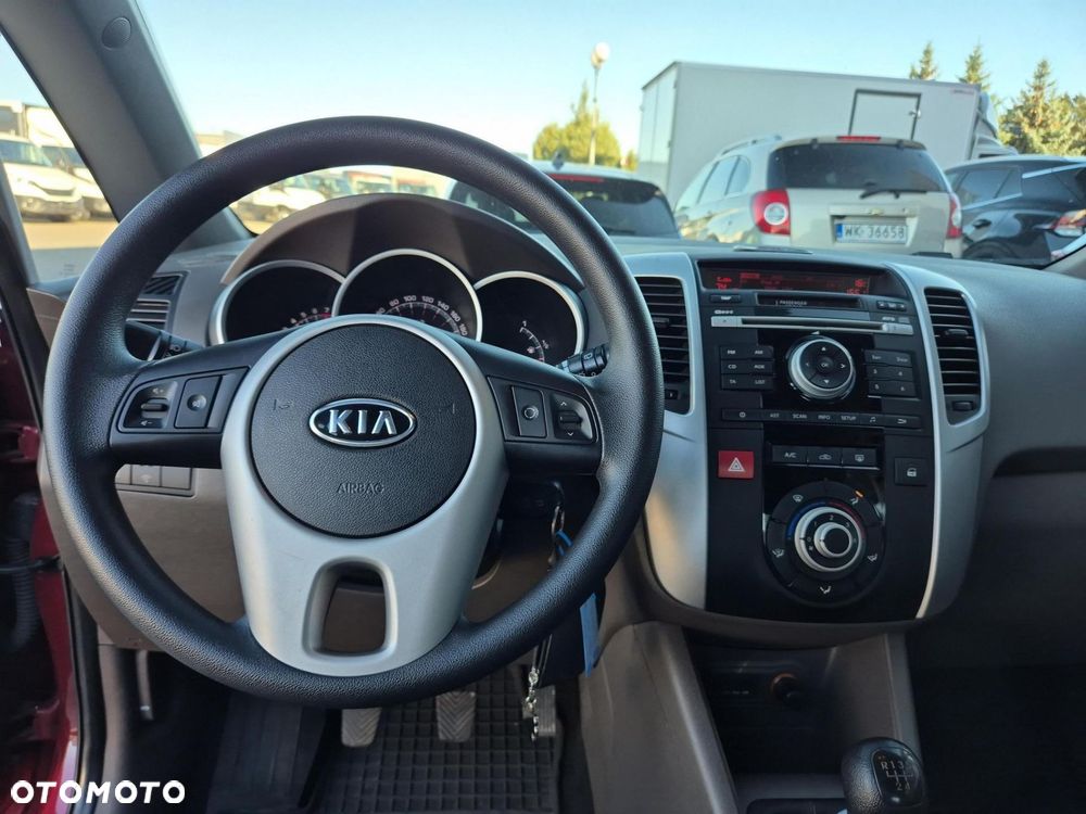 Kia Venga - 13