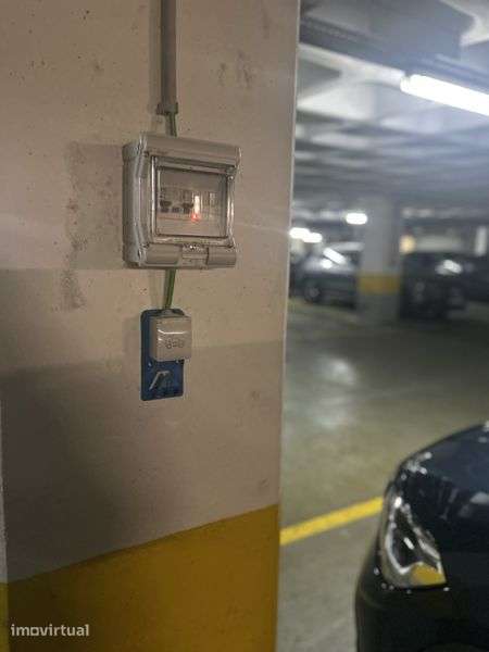 Alugo lugar de garagem aveinida EUA a 2 minutos do metro roma - Grande imagem: 3/6