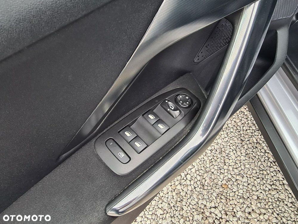 Peugeot 2008 1.2 Pure Tech GPF Allure S&S - 29