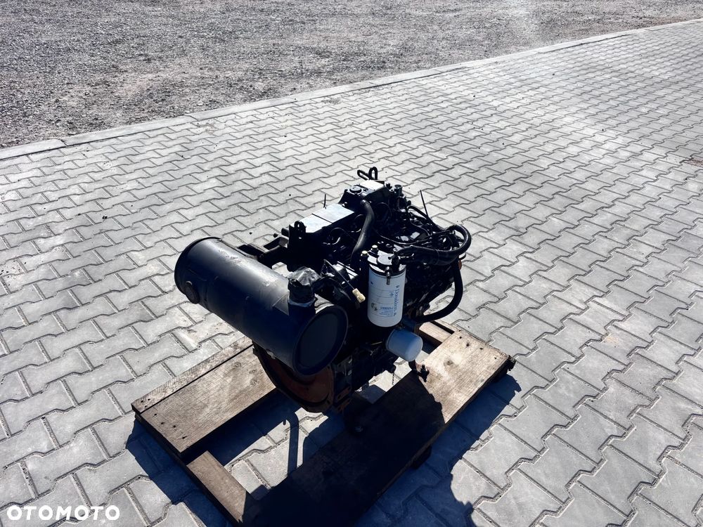 Silnik Yanmar 4TNV88 - 5