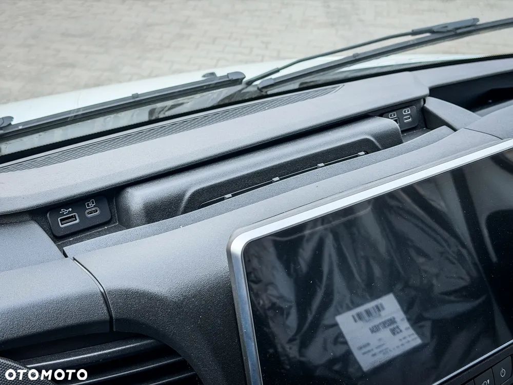 Iveco Daily 70C plandeka 15ep, sypialnia 2 łóżka, pneumatyka - 36