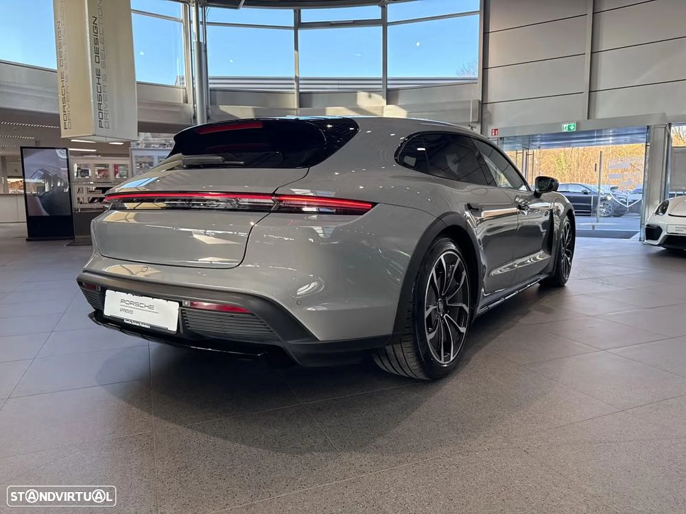 Porsche Taycan Cross Turismo 4S - 8