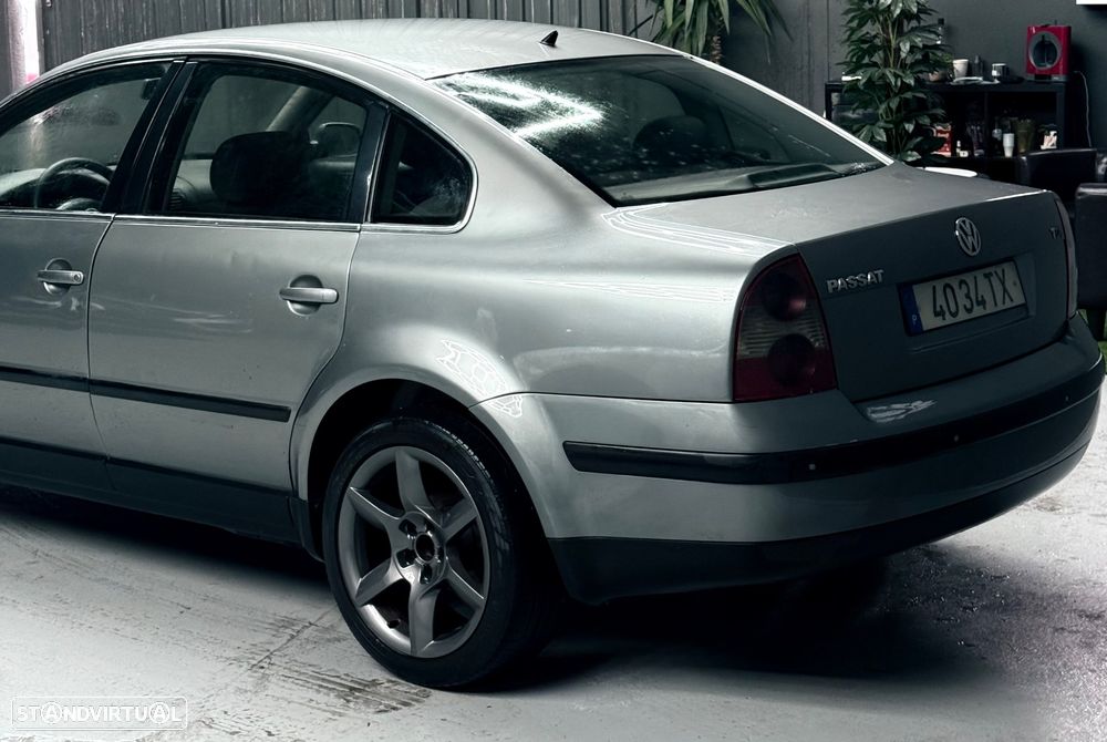 VW Passat 1.9 TDi Comfortline - 8