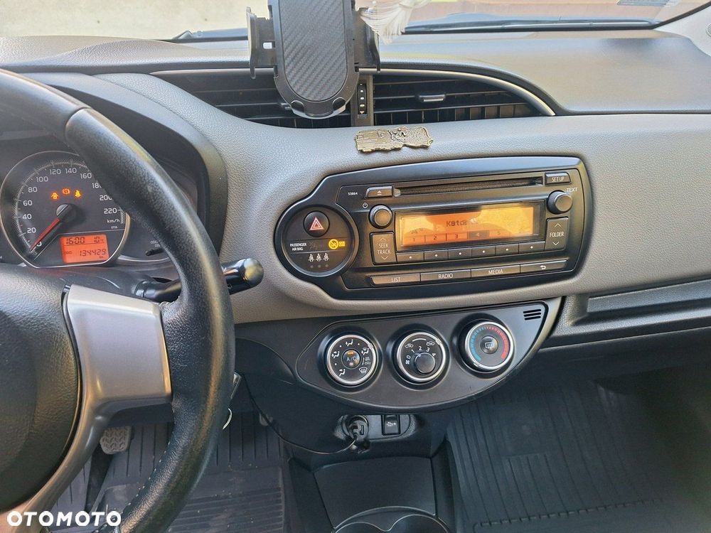 Toyota Yaris - 12
