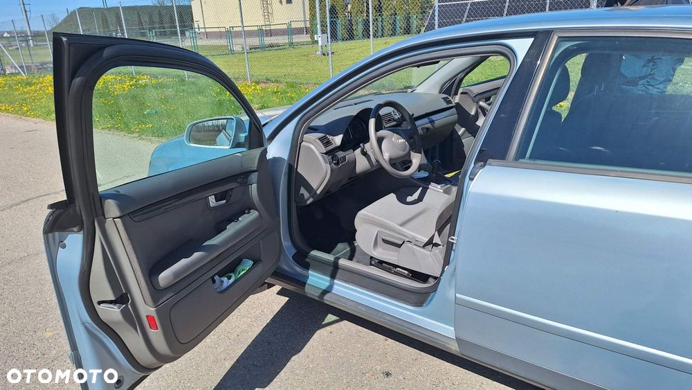 Audi A4 Limousine - 6