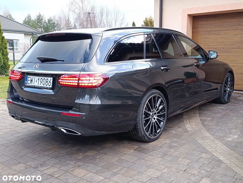Mercedes-Benz Klasa E 300 d 4Matic 9G-TRONIC AMG Line - 9