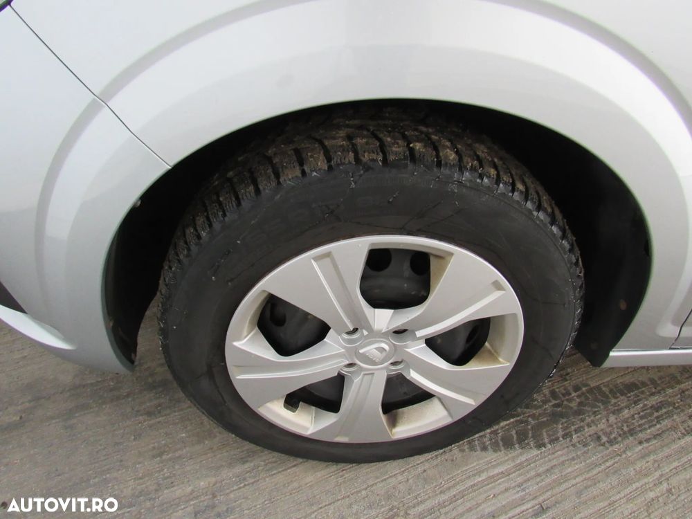 Dacia Logan TCe 90 Essential - 5