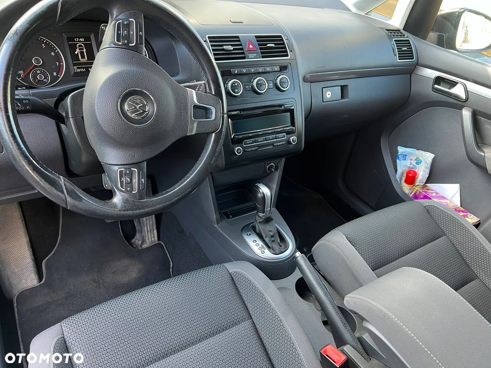 Volkswagen Touran 1.4 TSI Comfortline DSG - 2