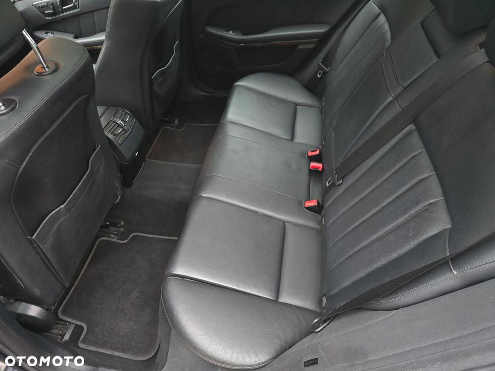 Mercedes-Benz Klasa E 350 CDI DPF BlueEFFICIENCY 7G-TRONIC Elegance - 23