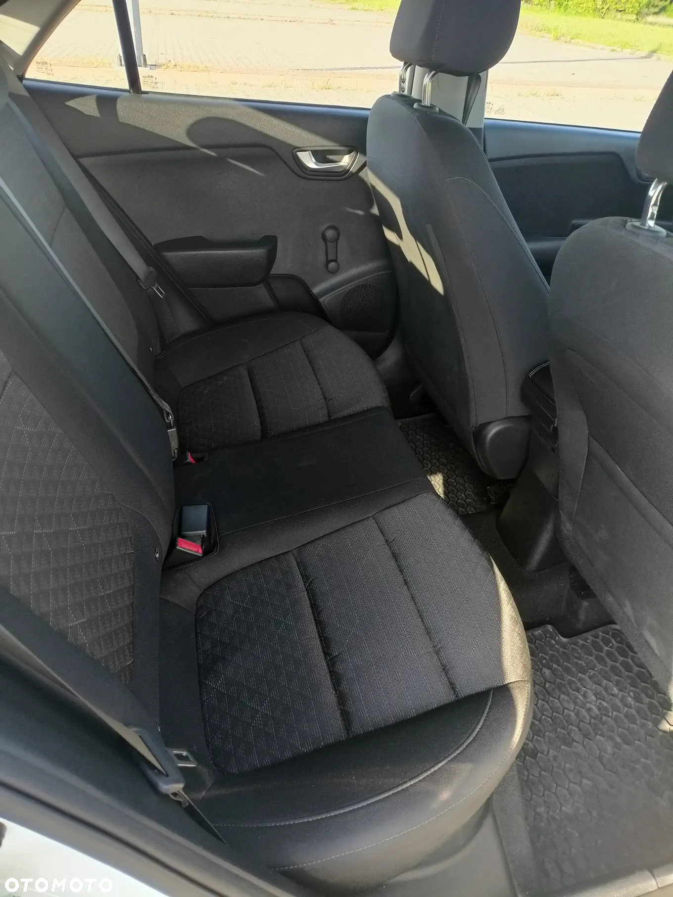 Kia Rio 1.2 L - 7