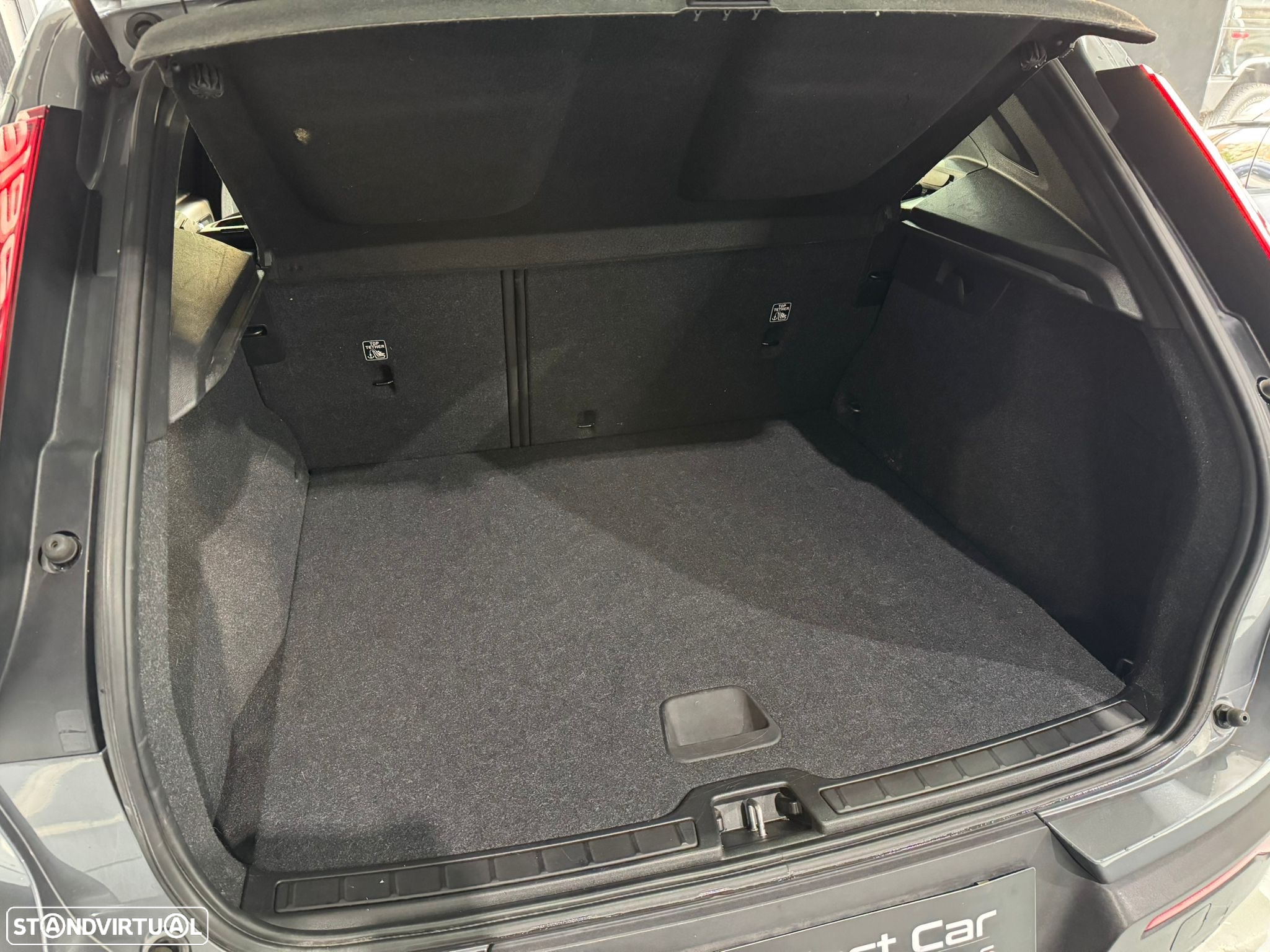 Volvo XC 40 2.0 D3 Momentum Plus Geartronic - 33