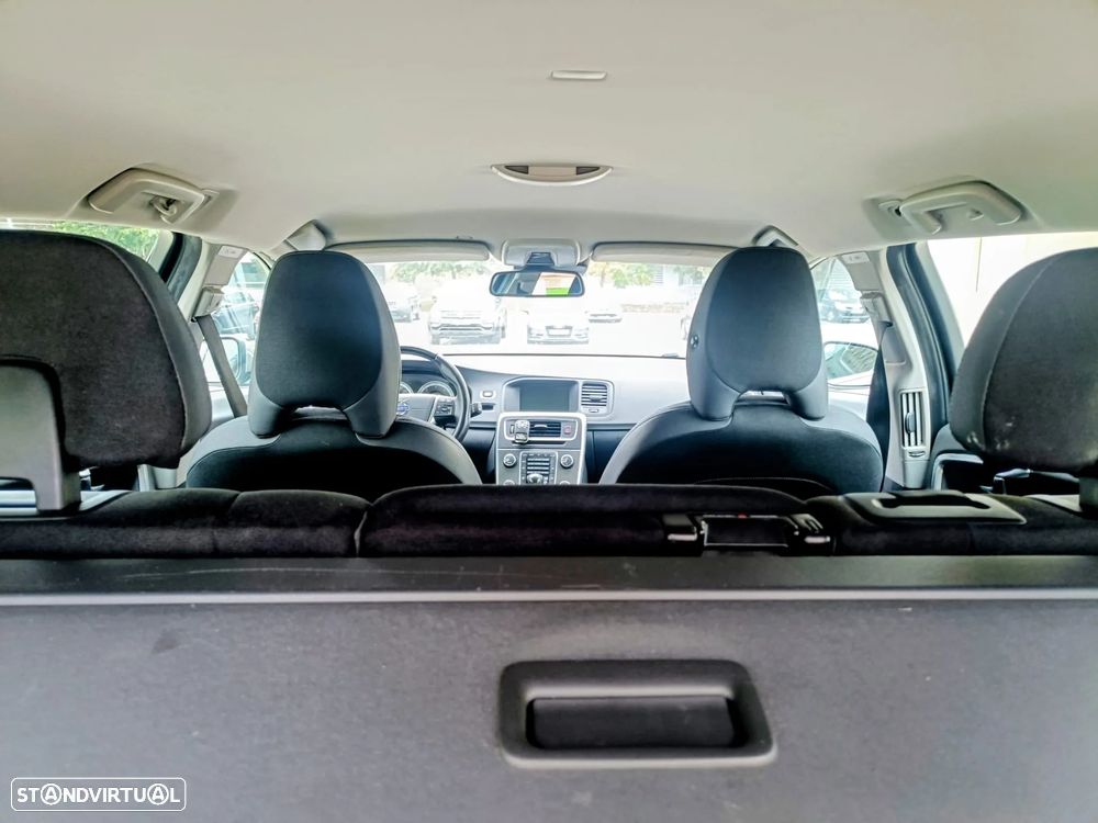 Volvo V60 1.6 D2 Drive Momentum Start/Stop - 6