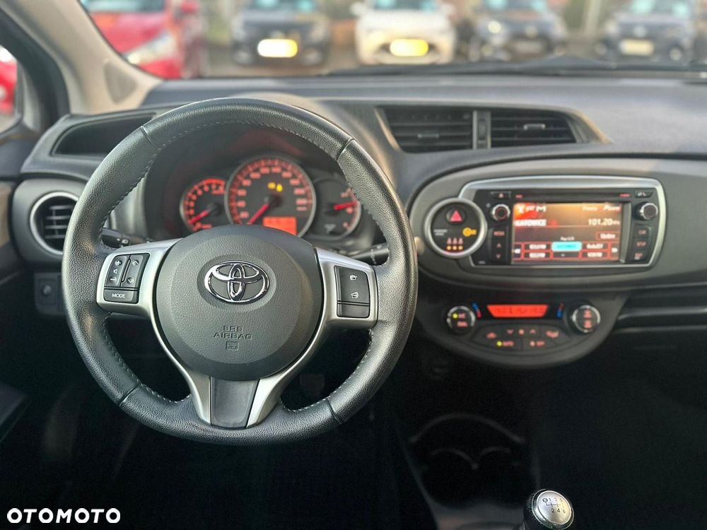 Toyota Yaris 1.33 Premium - 10