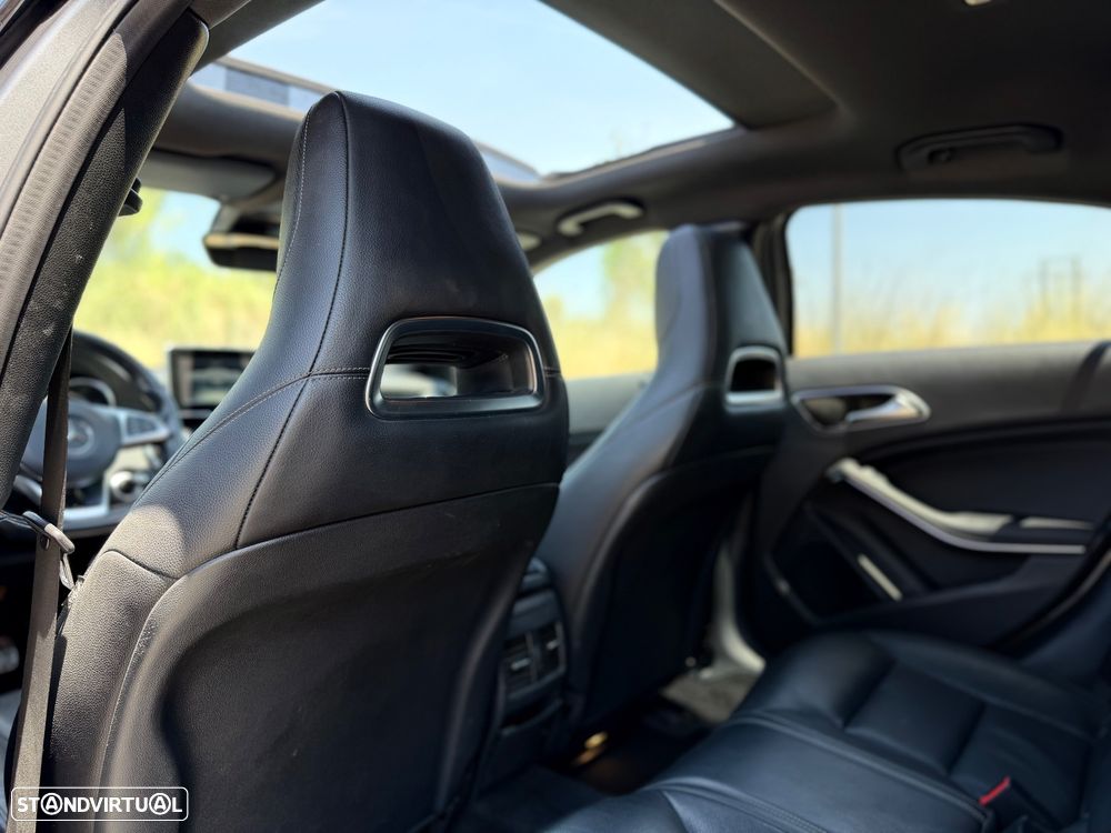 Mercedes-Benz A 180 d AMG Line - 14