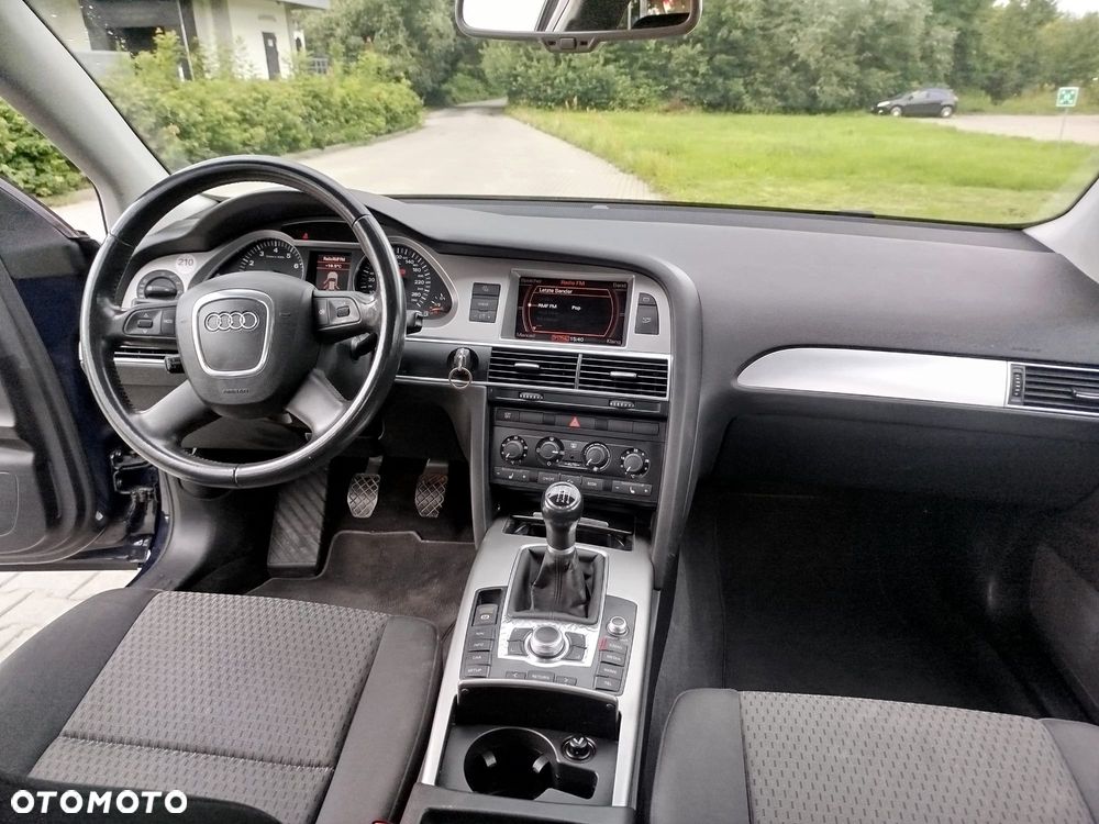 Audi A6 Limousine 2.4 - 8