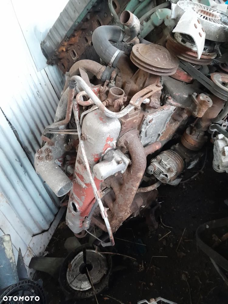 SILNIK GLOWICA RENO SZESC CYLINDROW