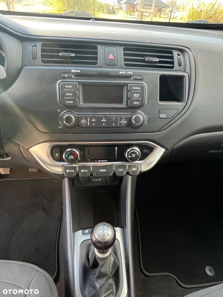 Kia Rio 1.2 Attract - 20