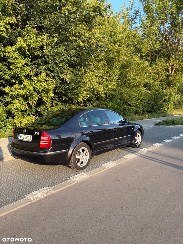 Skoda Superb 2.0 TDI DPF Edition 100 - 2