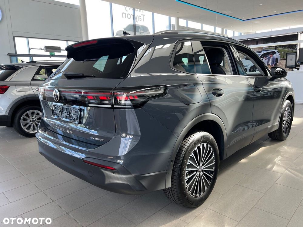 Volkswagen Tiguan - 4
