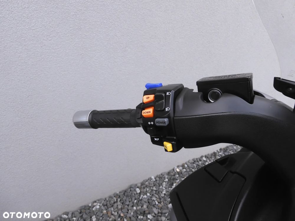 Suzuki Burgman - 9