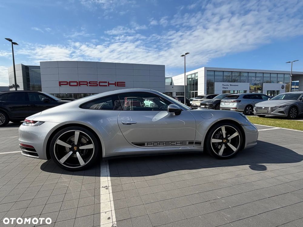 Porsche 911 Carrera - 2