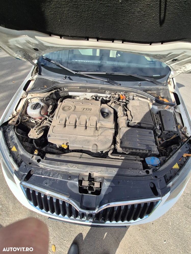 Skoda Octavia 1.6 TDI Ambiente DSG - 4