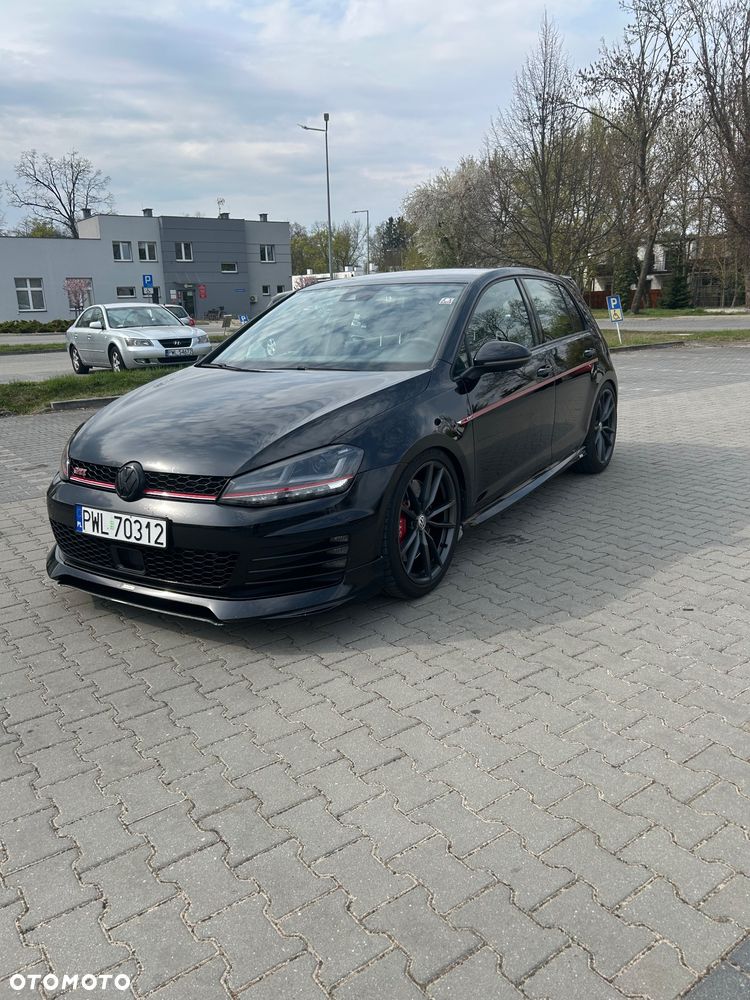 Volkswagen Golf - 10