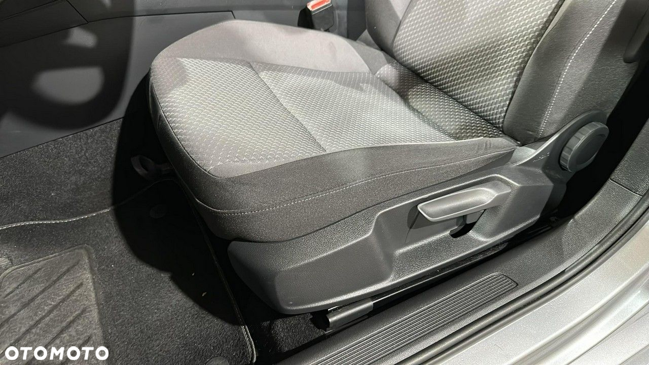 Volkswagen Passat - 13