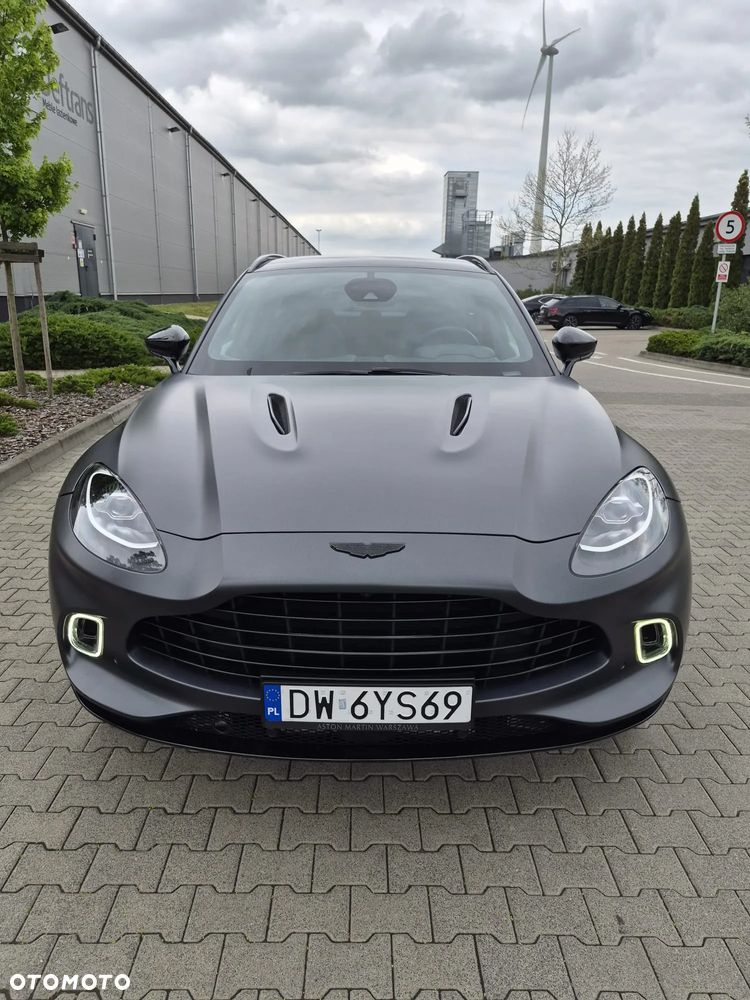 Aston Martin DBX - 20