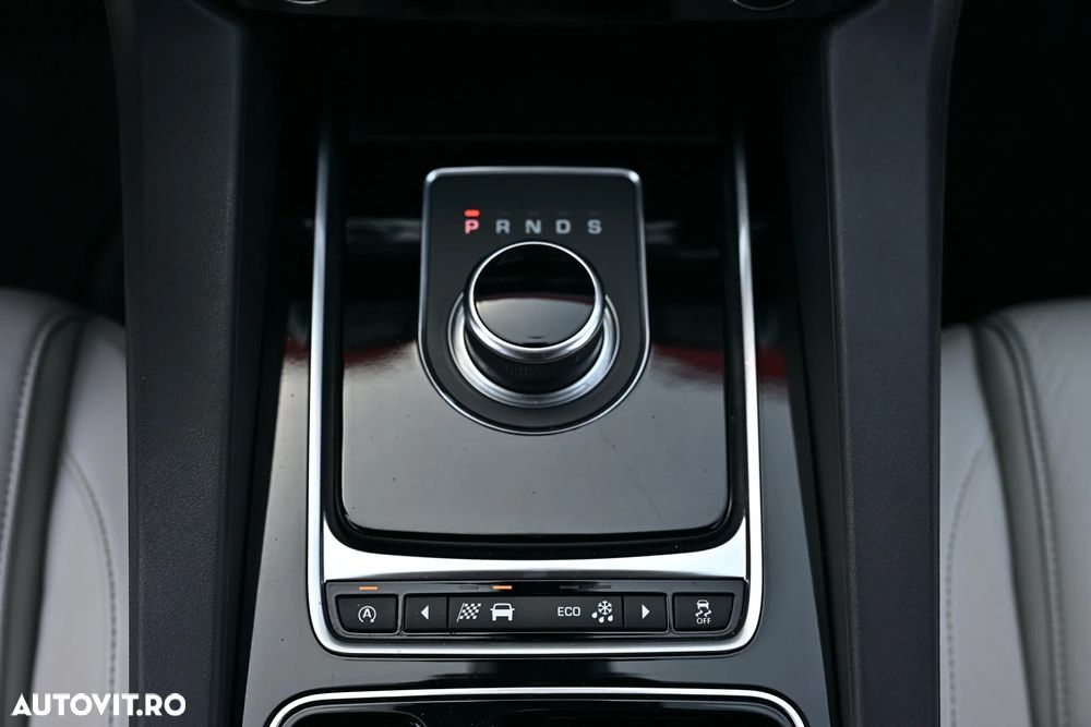 Jaguar F-Pace 20d AWD R-Sport - 32