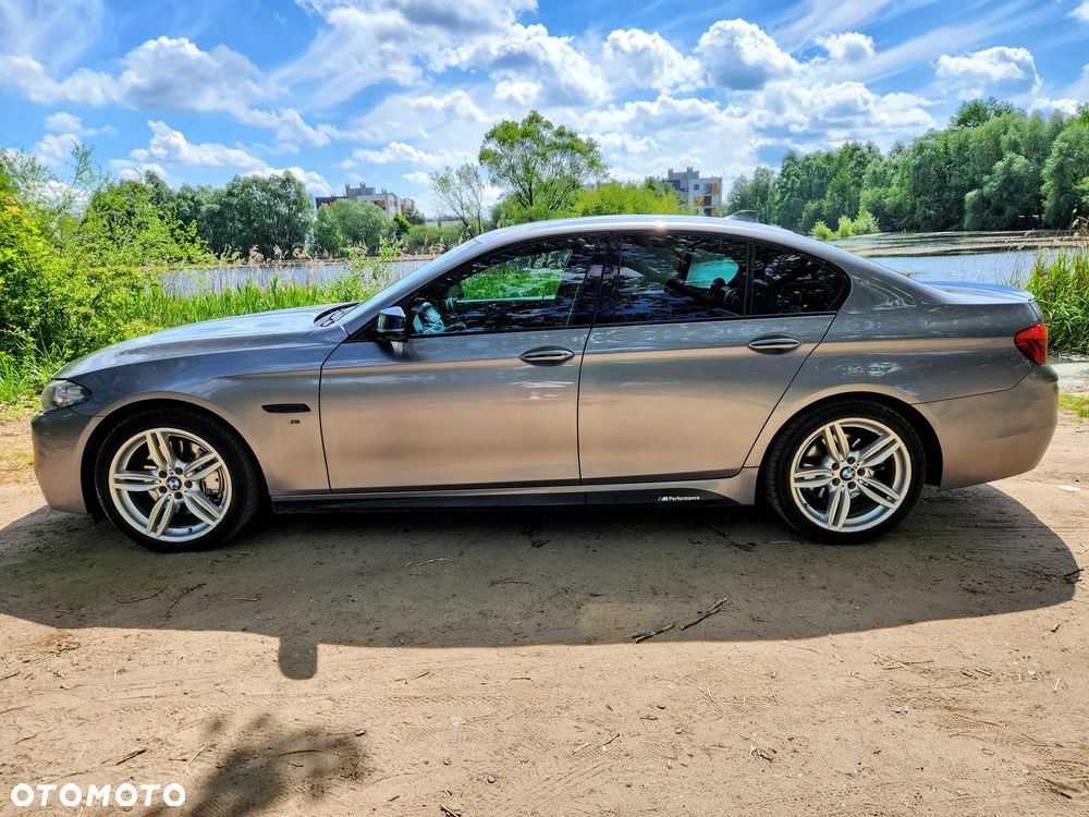 BMW Seria 5 525d xDrive - 2