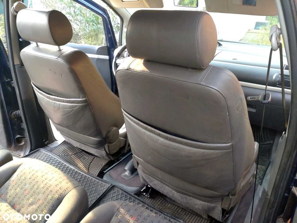 Ford Galaxy - 14