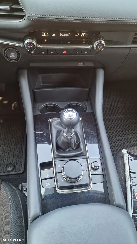 Mazda 3 - 10